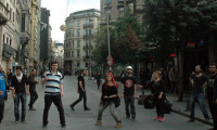 Polis barikatına Taksim'de ilginç tepki