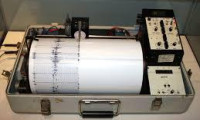 Ege'de 3.5 saat içinde 6 deprem