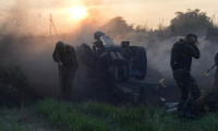 Rus topçuları Ukrayna'yı vurdu
