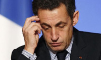Sarkozy siyasete geri dönüyor