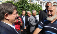 Davutoğlu'na 'başbakan' tezahüratı