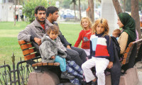 Suriyelilere oturma ve çalışma izni geliyor
