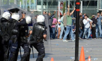 Bursa'da polis linçten kurtuldu