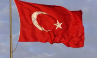 Ankara Türk bayrağını indirdiler