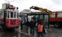 Taksim Meydanı'ndaki Tramvay Durağı söküldü