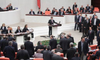 Davutoğlu'nun konuşması Meclis'i karıştırdı