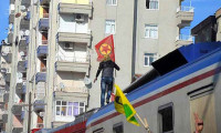 Diyarbakır'da PKK flaması şoku!