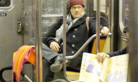 Ünlü aktör metroya bindi kimse tanımadı