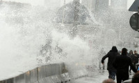 Fırtına İstanbul'u tehdit ediyor