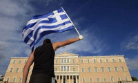 AB'den Yunanistan'a 2 milyar euroluk destek