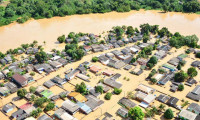 Brezilya'da sel 7 bin kişiyi vurdu