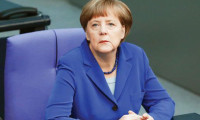 Merkel'den Türkiye'ye sığınmacı övgüsü
