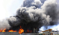 Lastik terlik fabrikasında yangın: 72 ölü