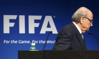 Blatter istifa etti!