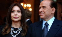 Berlusconi'den eski eşe milyon dolarlık tazminat