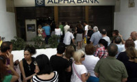Yunanistan'da bankalar açıldı