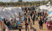 Suriyelilerin kamplardan çıkışı yasaklandı