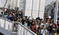 Mülteciler Avusturya'ya yürüyor