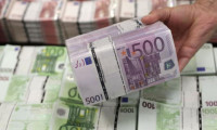 Euro düşüşünü sürdürüyor