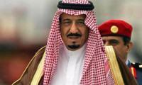 Suudi Arabistan Kralı 3 yetkiliyi görevden aldı