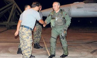 Komutan PKK kamplarını bombaladı

