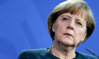 Merkel'in ofisi kapatıldı! Şüpheli paket paniği