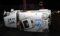 Silopi'de zırlı araç devrildi: 8 polis yaralı