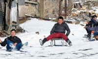 Sarıkamışlı çocuklar karla sevindi