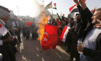 Irak'ta Türk Bayrağı yakıldı