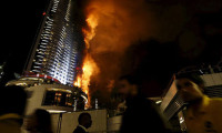 Dubai'de dev otelde korkunç yangın!