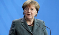 Merkel: 'Sığınmacılar Yunanistan'da kalabilir'
