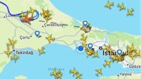 İstanbul'da uçaklar havada tur atıyor