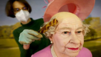 Kraliçe Elizabeth'in saçsız balmumu heykeli