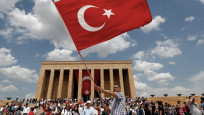 19 Mayıs Atatürk'ü Anma, Gençlik ve Spor Bayramı tüm yurtta kutlanıyor.