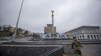 Ukrayna Meclisi, sıkıyönetim rejimini 90 gün daha uzattı
