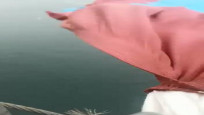 Rambo Okan'ın köprüdeki Trabzonspor bayrağını indirmeye çalıştı