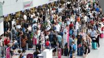 Alman havalimanlarında kaos sürüyor