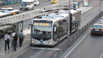  İstanbul'da metrobüs yolu yenilenecek