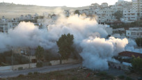 İsrail güçleri Batı Şeria'da Filistinlilere ait bir evi yıktı