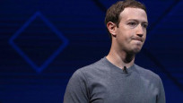 Zuckerberg'i kendi robotu suçladı