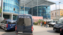 Arnavutluk’ta Türk bayrağına  saldıran kişi yakalandı