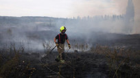İngiltere, orman yangınlarıyla mücadele ediyor