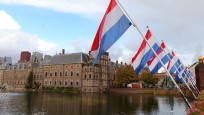 Hollanda'da kalıcı koronavirüs yasası tartışılıyor