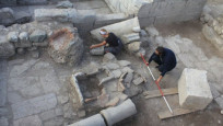 Tokat'taki Sebastapolis kazılarında 1000 yıllık bronz haç bulundu