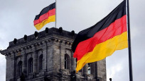 Almanya savunma harcamalarında kesinti yapmayacak