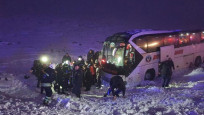 Diyarbakır'da yolcu otobüsü şarampole düştü: 30 yaralı