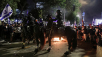 Tel Aviv'de İsrail polisi protestolara müdahale etti