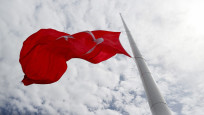 Güney Kıbrıs’ta Türk bayrağına büyük saygısızlık!