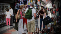 Yabancı turistlerin kartlı harcamalarında rekor