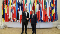 Bakan Kacır, Fransa'da OECD Genel Sekreteri ile görüştü